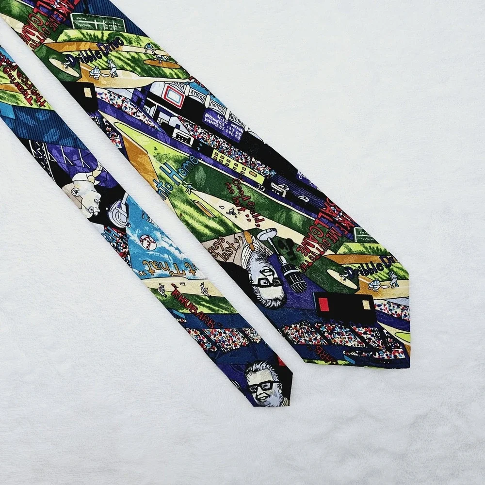 Nicole Miller VINTAGE 1992 Baseball Themed Novelty 100%‎ Silk Hand-Sewn Tie